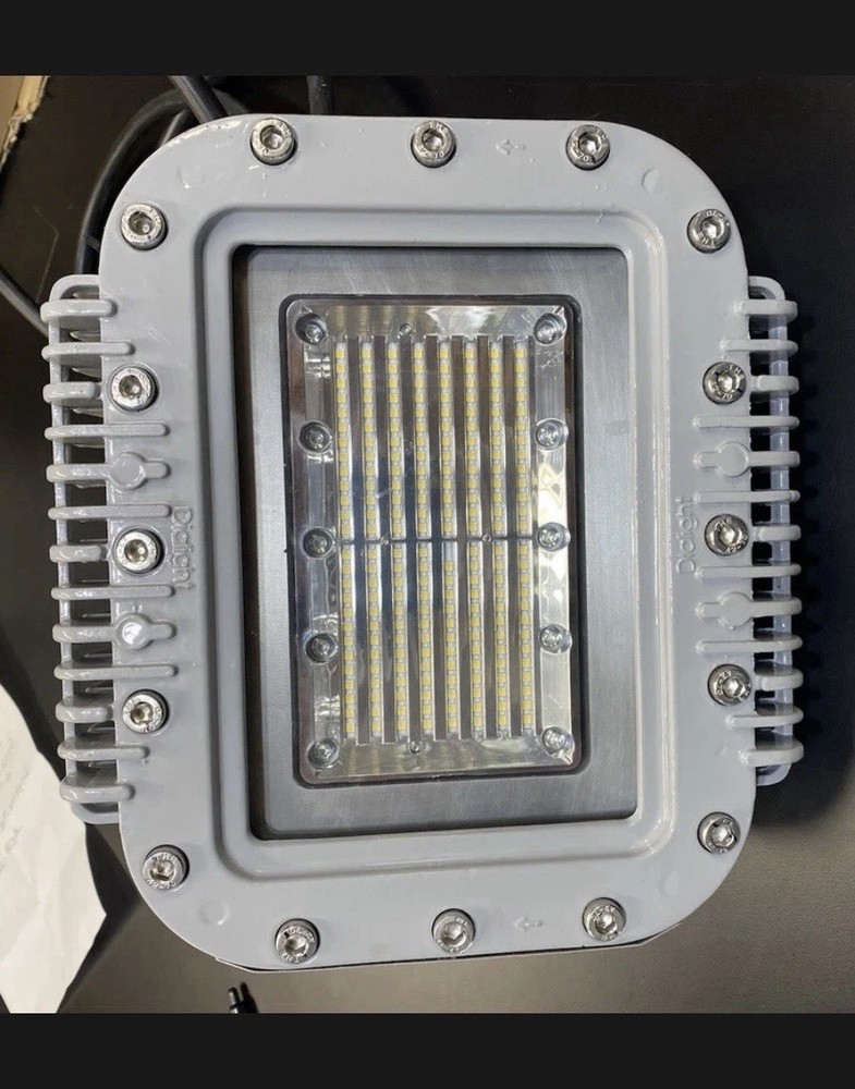 Dialight ALC7BC27DNWNGN DIV 1 120V Fixture Explosion proof lights, Great Deal !!