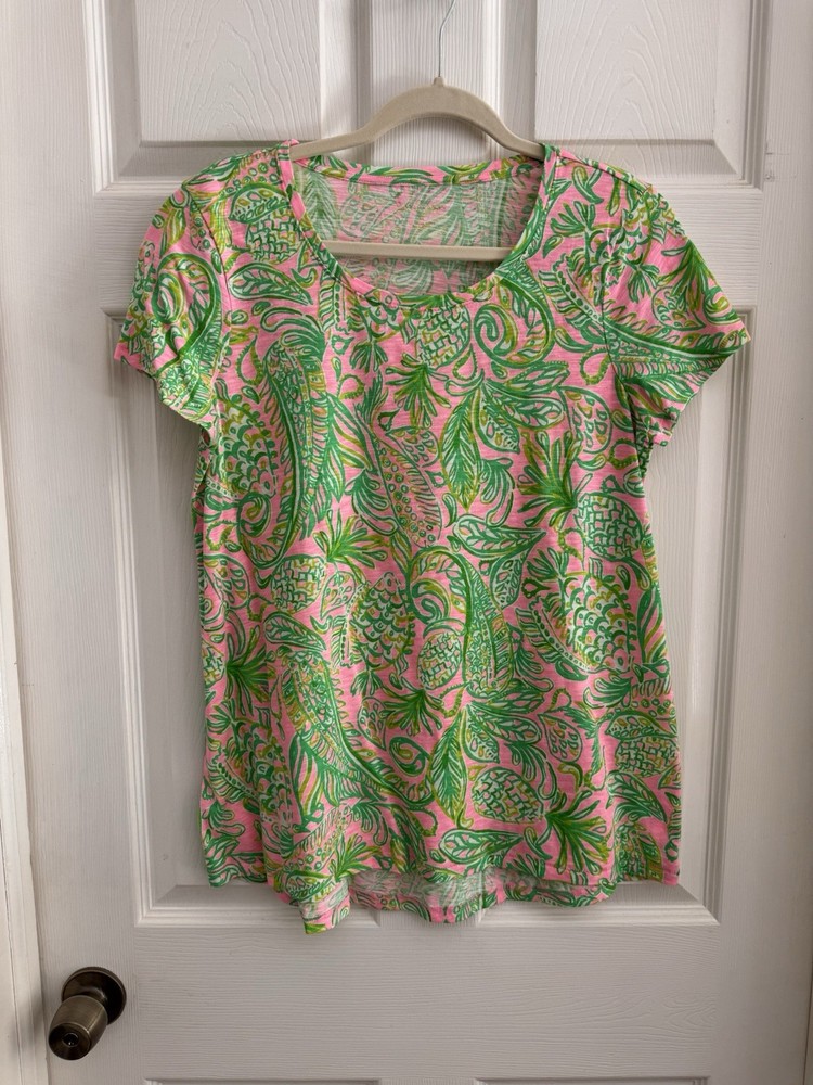 NWOT Lilly Pulitzer Etta Scoop Neck Mandevilla Baby Fins Pineapple T-Shirt Tee M