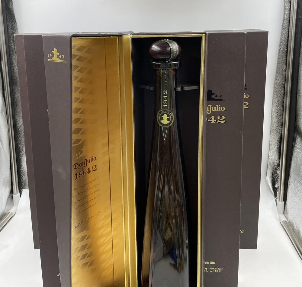 DON JULIO 1942 Empty Bottle 750ml w Display Box & Cork Man Cave Cork Tequila