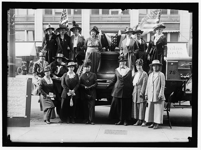 Photo:Liberty Bell Replica 1918 3rd Liberty Loan Drive Women Group