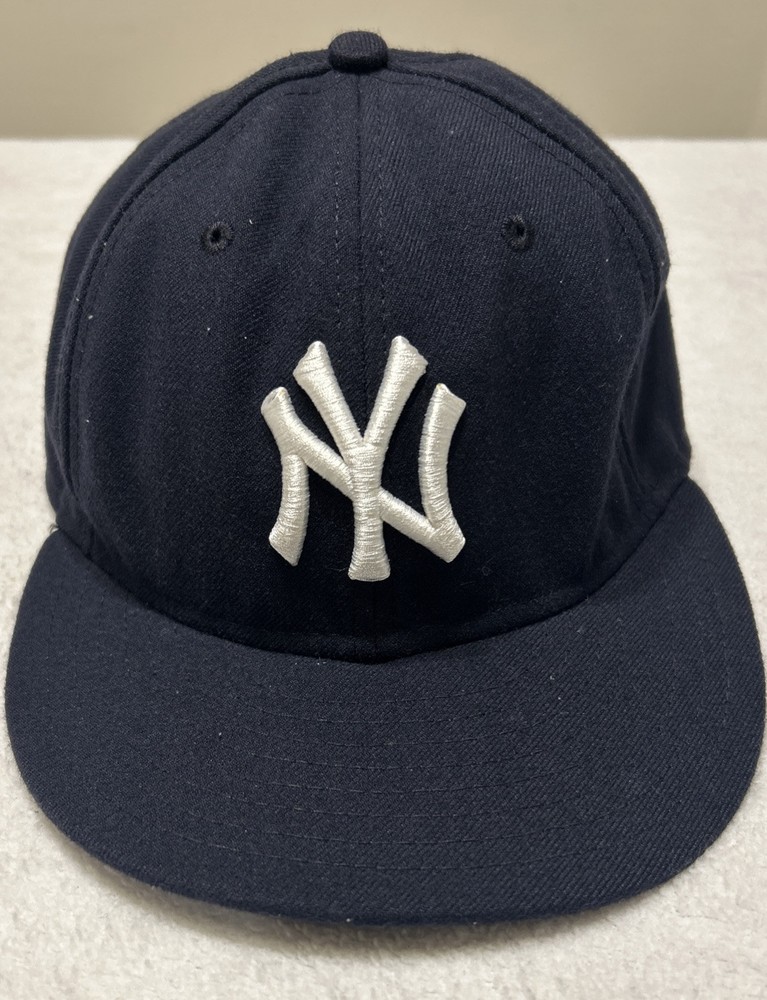 New York Yankees Hat Fitted MLB 59Fifty 7 1/4 Authentic Collection Baseball Cap