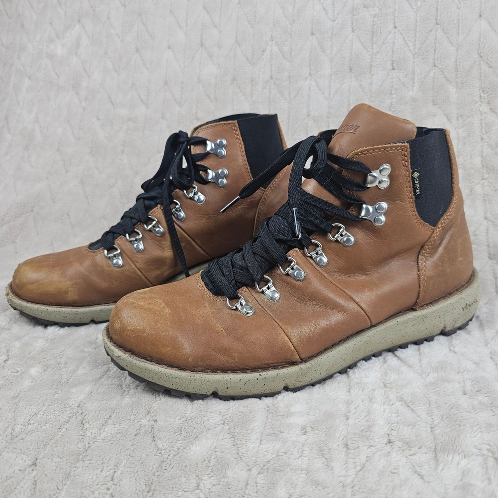 Danner Vertigo 917 Mens Size 11 Waterproof Gore-Tex Leather Boots with Vibram Outsole for Outdoor Adventures