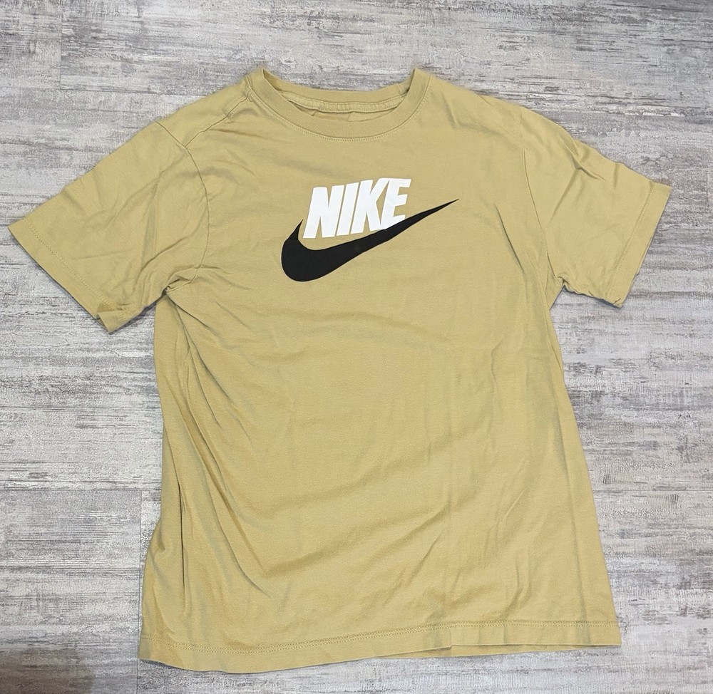 Nike Youth T-Shirt Size XL