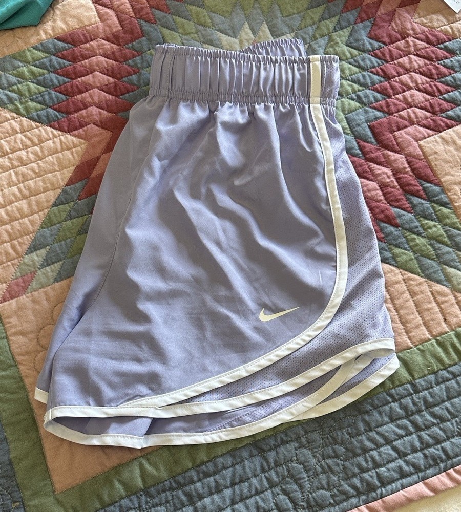 Nike Tempo Dri-FIT Women's Lavender Mesh Athletic Shorts Lightweight Breathable