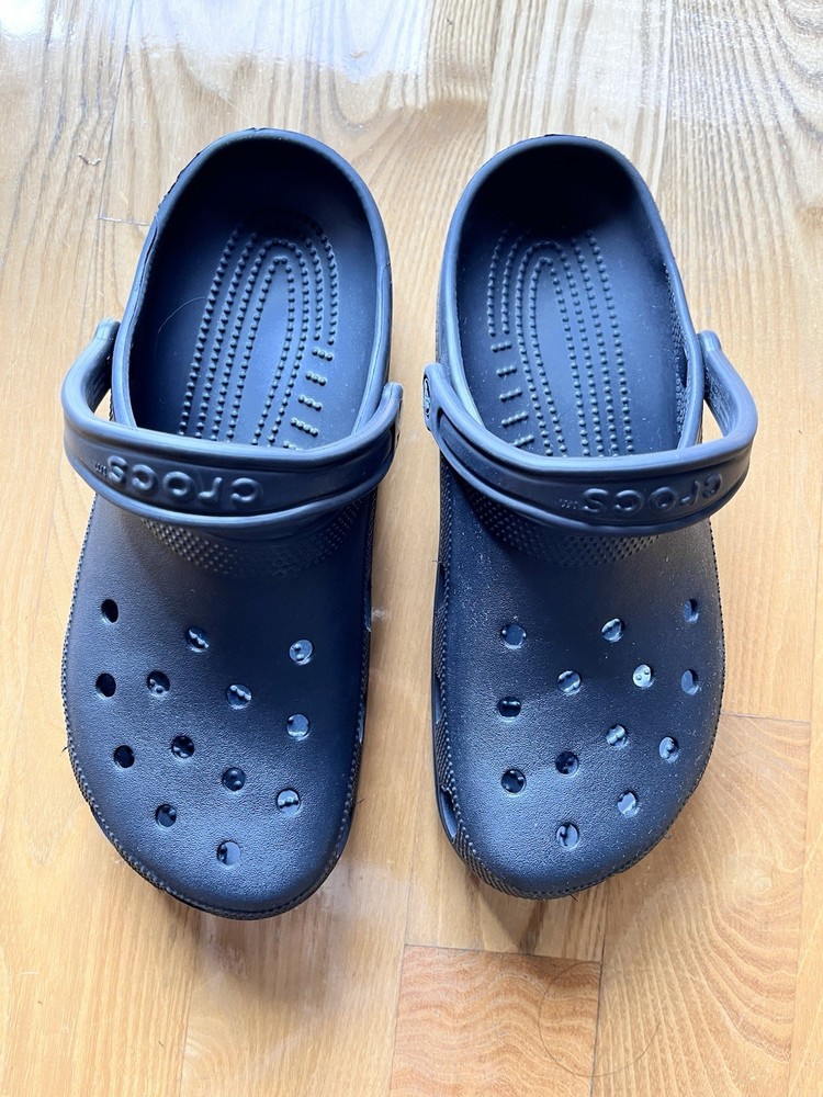 Crocs Classic Clogs Mens Size 10 Womens Size 12