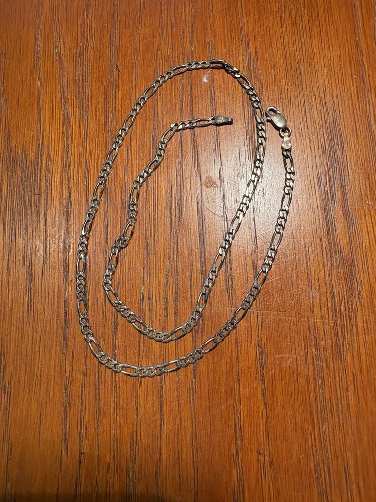 .925 Sterling Silver ~ Italy ~ 2mm Figaro Chain Link VTG Necklace ~ 18