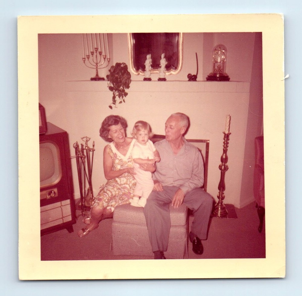 Old Vintage Square Color Photo MAN WOMAN GIRL ANTIQUE TV TELEVISION SET PIC