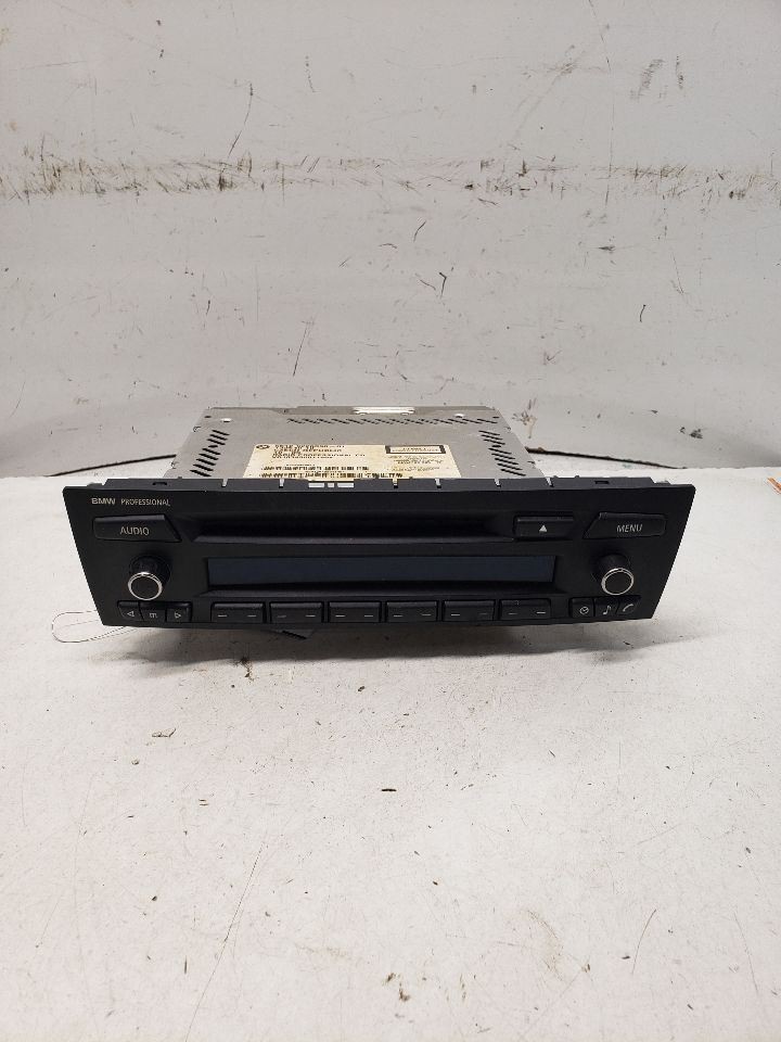 Radio Audio Equipment Am-fm-cd Receiver Thru 8/10 Fits 10-11 BMW 128i OEM