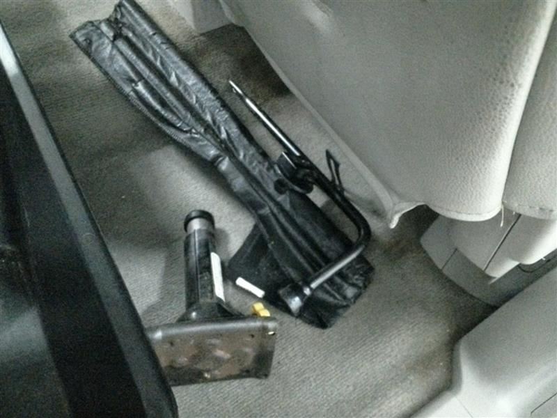 SIERRA150 2013 Jack 104568604 NO FOAM TRAY NO SPARE TIRE