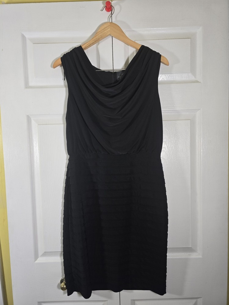 Adrianna Papell Black Dress Sleeveless Sheath size 8 Women’s