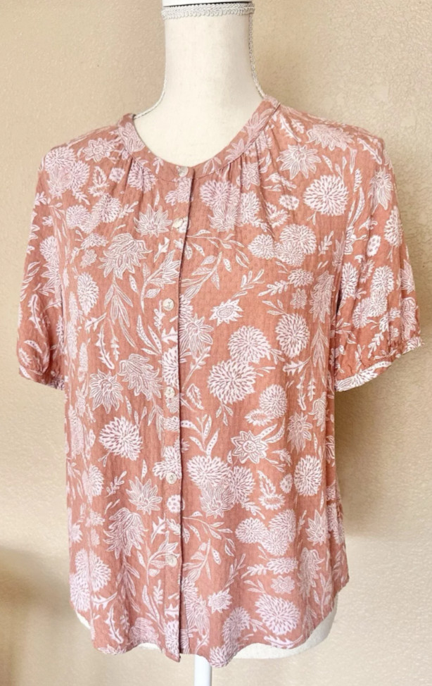 Universal Threads Pink Floral Button Down Blouse Top Women’s Size Small