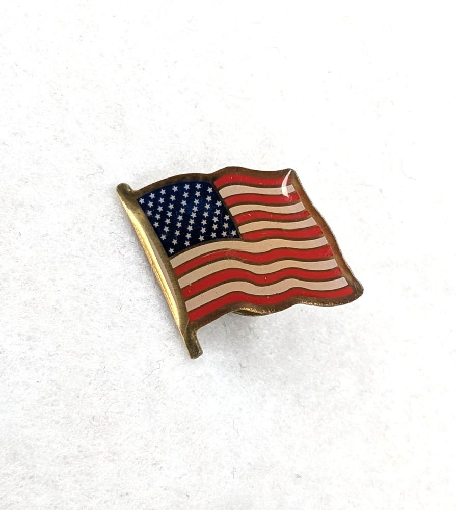 Vintage Gold-tone American Flag Metal Enamel Brooch Lapel Pin