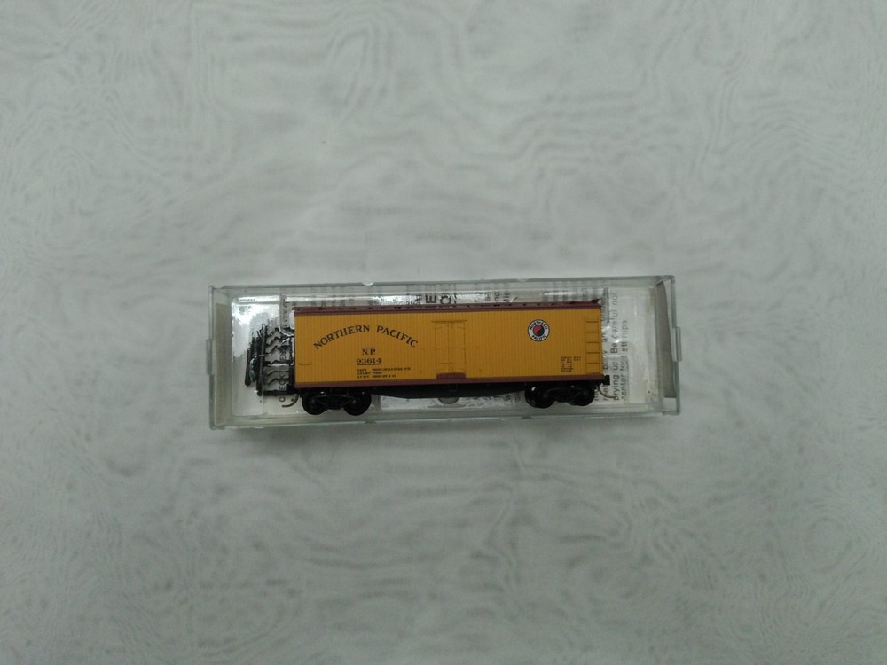 Micro Trains 49260 N Scale Reefer Northern Pacific #93614
