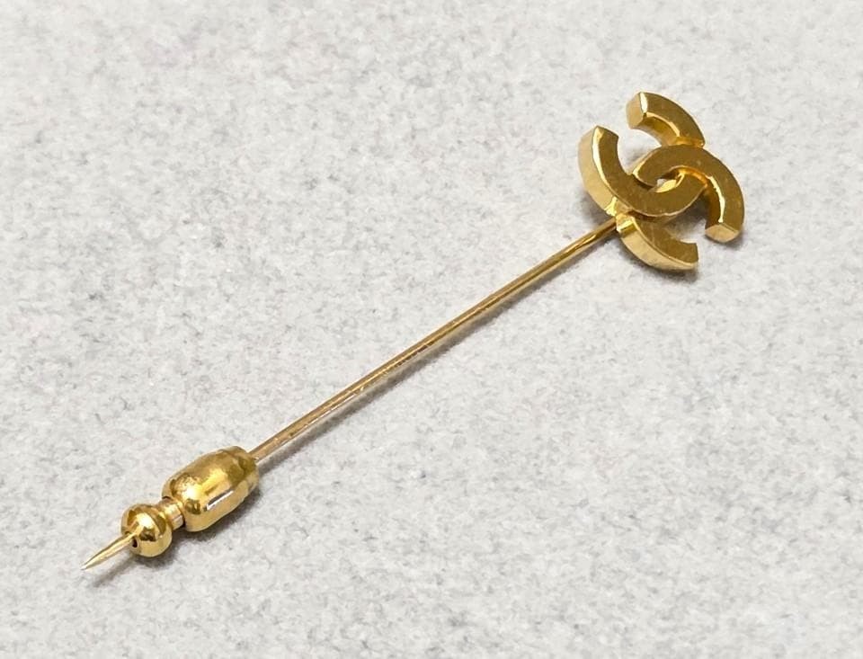 ChChanel Vintage Coco Mark Pin Brooch Gold Tone Rhinestone CC Jewelry Used Japan
