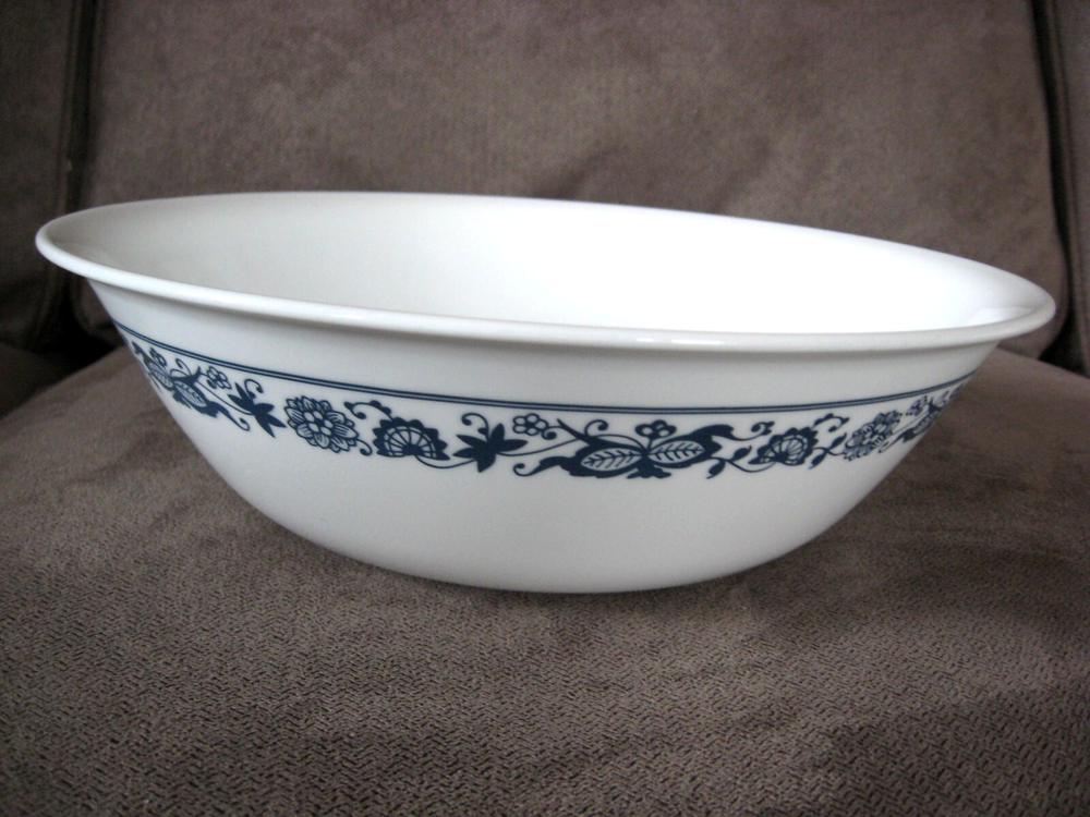 Corelle Old Town Blue Onion 10.25 Inch Large Vegetable Serving Bowl Excellent Condition