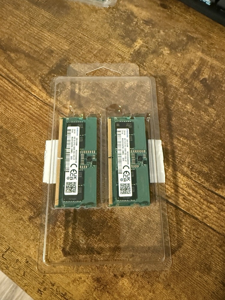 Samsung 16GB (2x8GB) DDR5-5600 SO-DIMM 262-Pin Laptop RAM M425R1GB4BB0-CQKOL