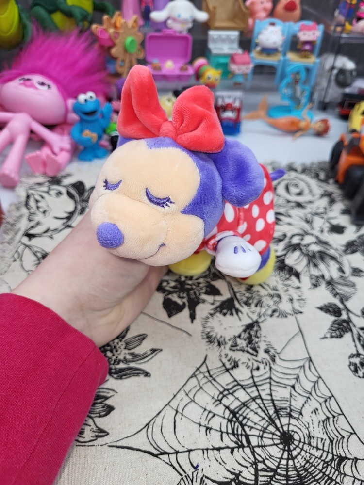 Disney Sleeping Minnie Mouse Mini Cuddleez  6