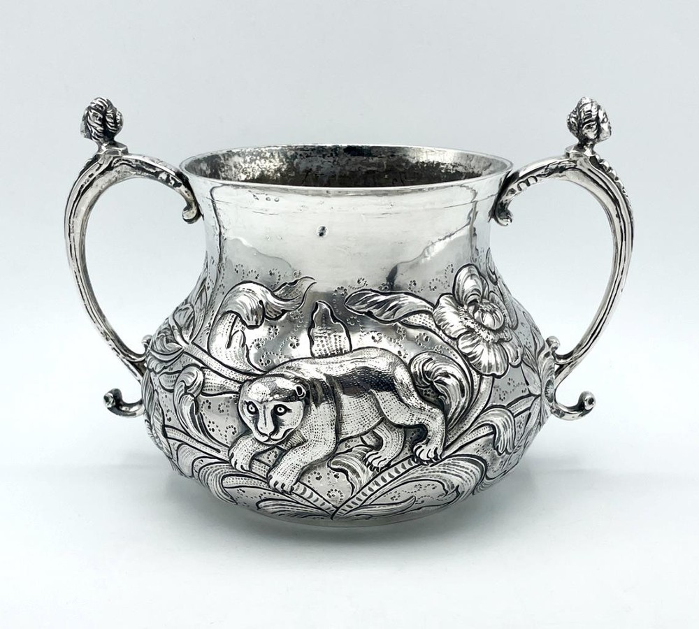 SILVER PORRINGER BOWL 23oz LONDON 1925 CHARLES II STAG & BEAR DESIGN
