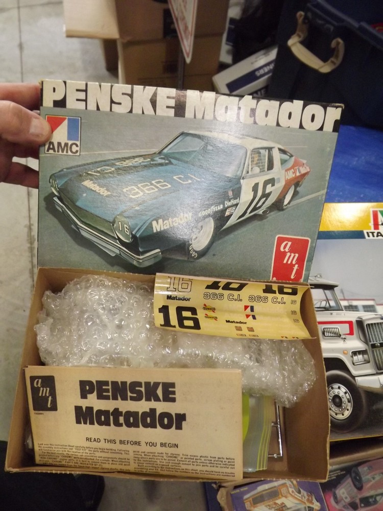 AMT Penske AMC Matador RW&B Model KIT  read