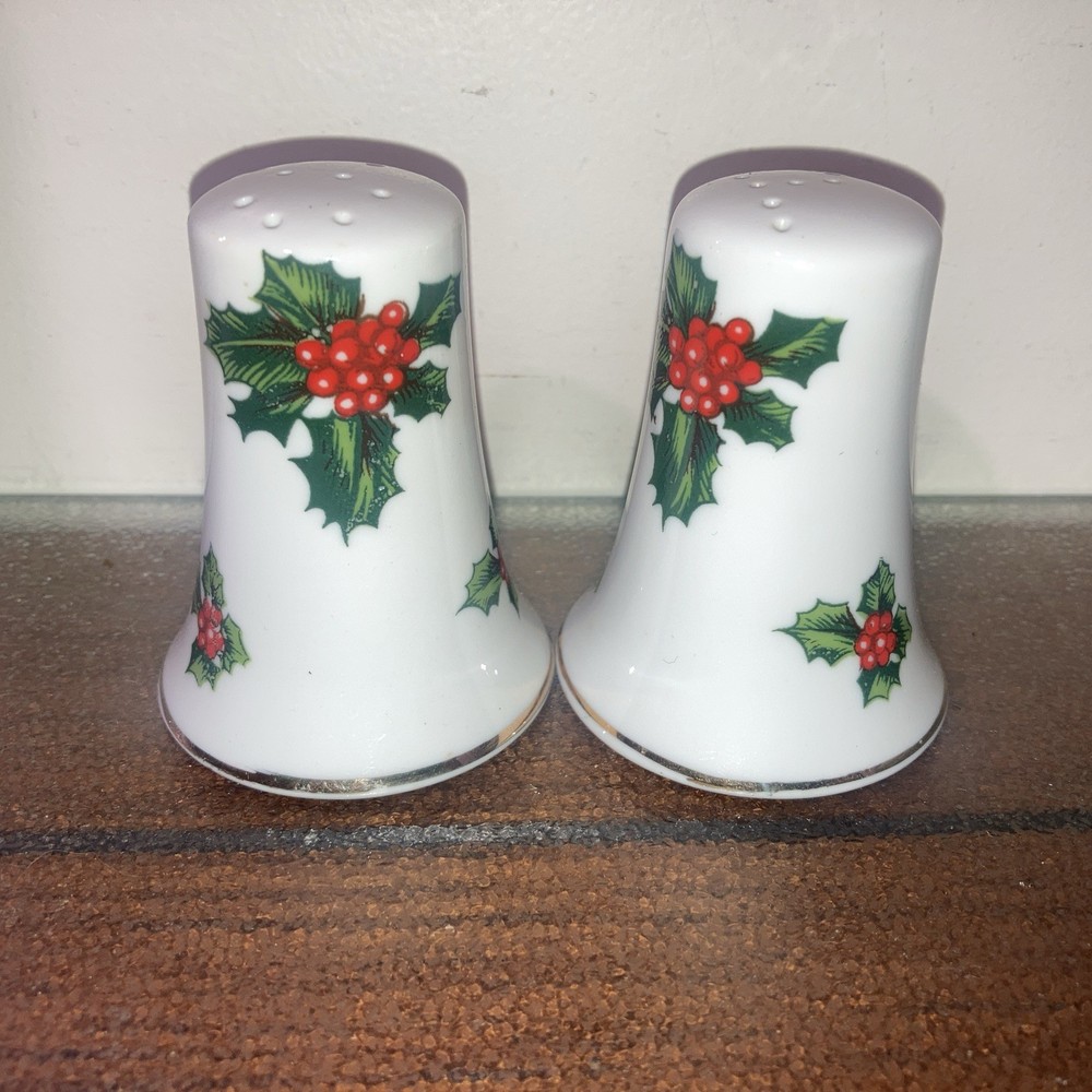 Vintage LEFTON HOLLY Christmas  Salt and Pepper Shakers