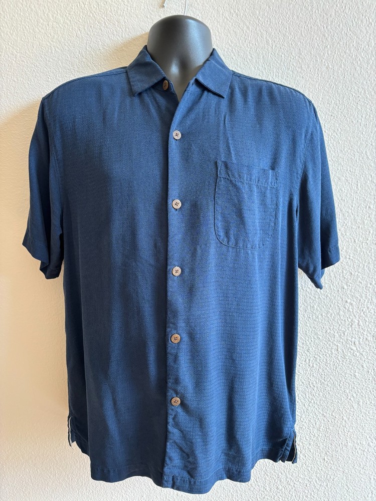 Tommy Bahama Blue Silk Men's Shirt size Small EUC Soft Button Front
