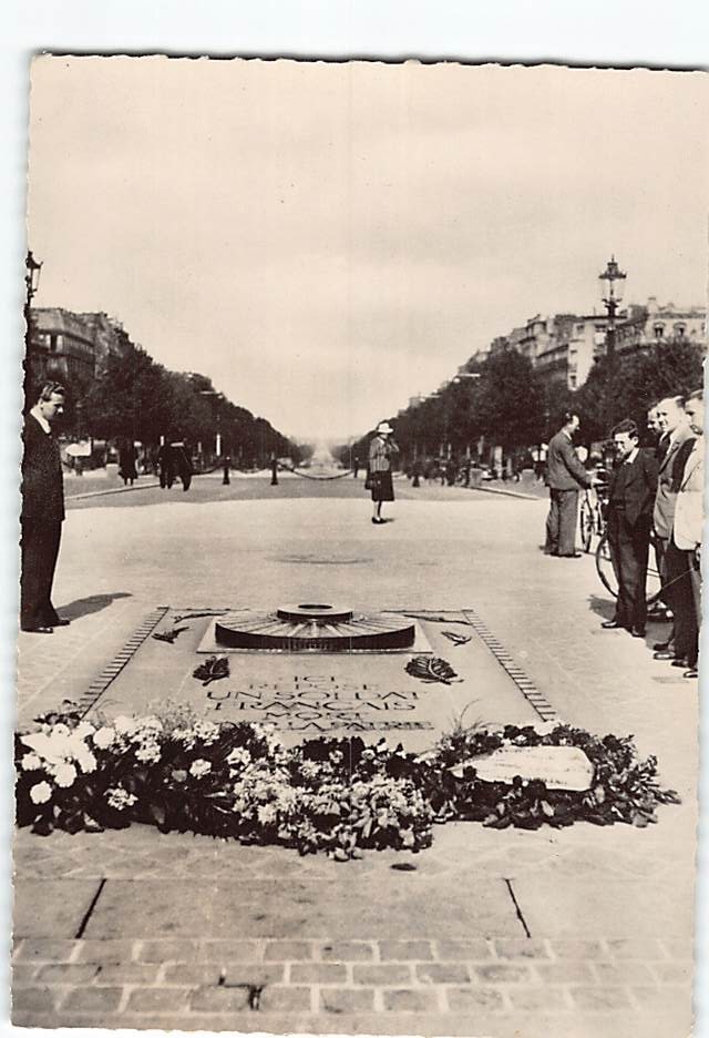 Postcard Tomb of the Unknown Soldier Arc de Triomphe in Paris France