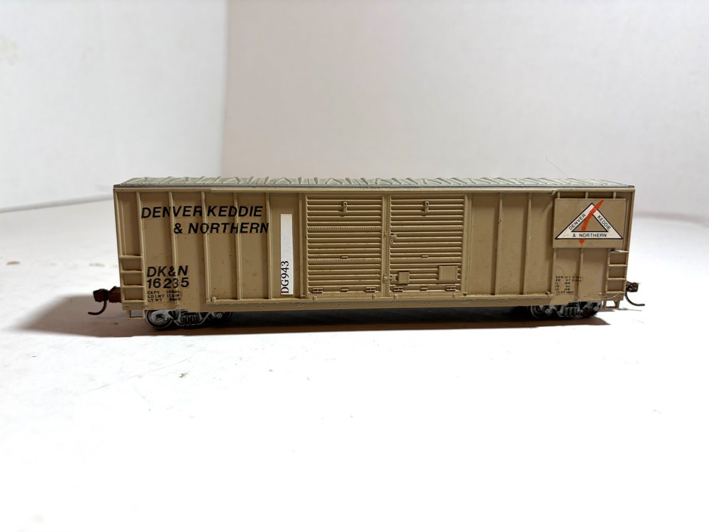 HO Scale Denver Keddie & Northern DK&N 16235 60' Boxcar DG943