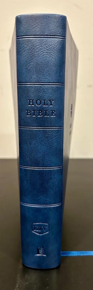 KJV Reference Bible, Personal Size Giant Print Red Letter (Blue, Leathersoft)