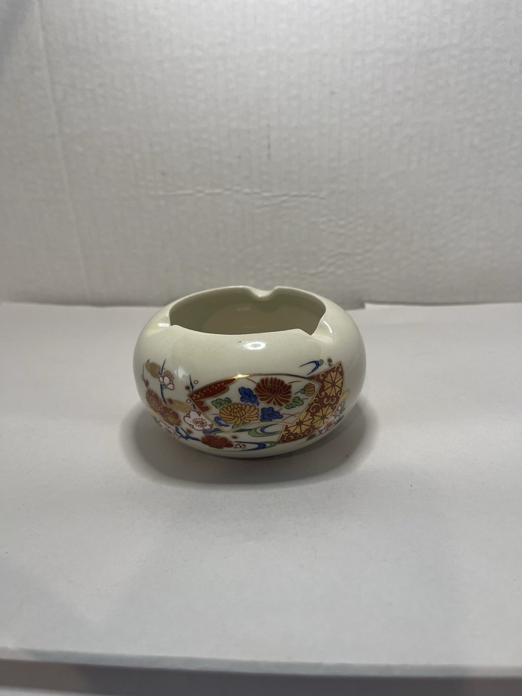 Vintage Japanese Style Floral Ceramic Ashtray Imari Pattern