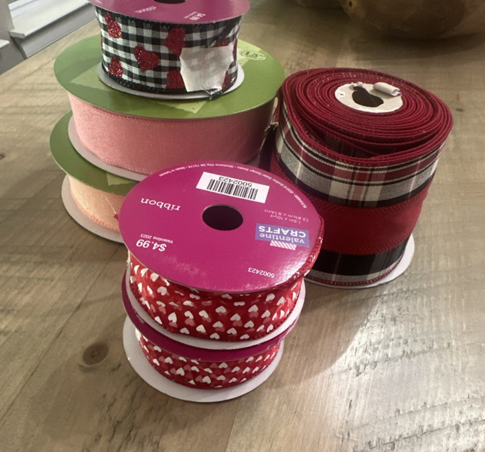 Lot of assorted ribbons