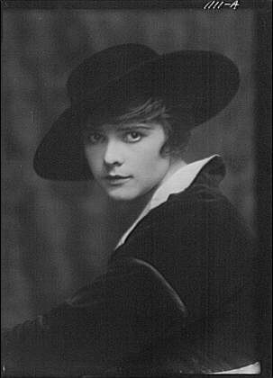 Photo:New York City NY Olga Olonova 1915 Portrait Photograph Woman Hat