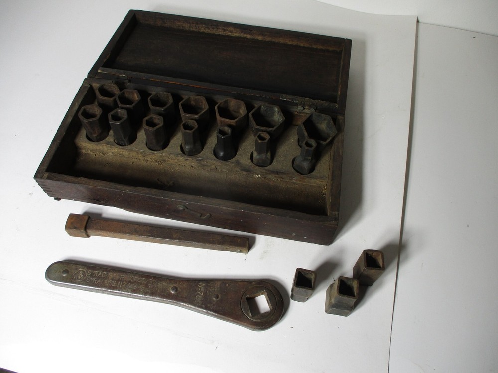 Rare Early Antique Syracuse Wrench Co. Socket Wrench Set in original wood case