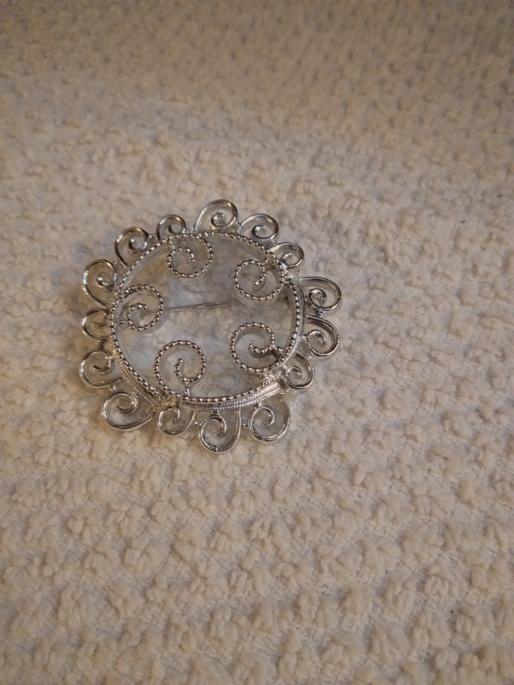 Sarah Coventry Silvery Mist Brooch 1971 Silver Tone Scroll Wreath Pin Vintage