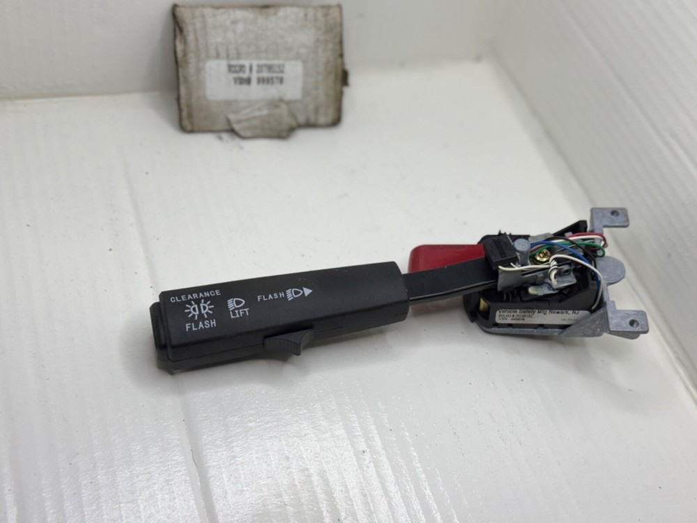 Genuine Volvo 20795152 Turn Signal Switch Assembly  