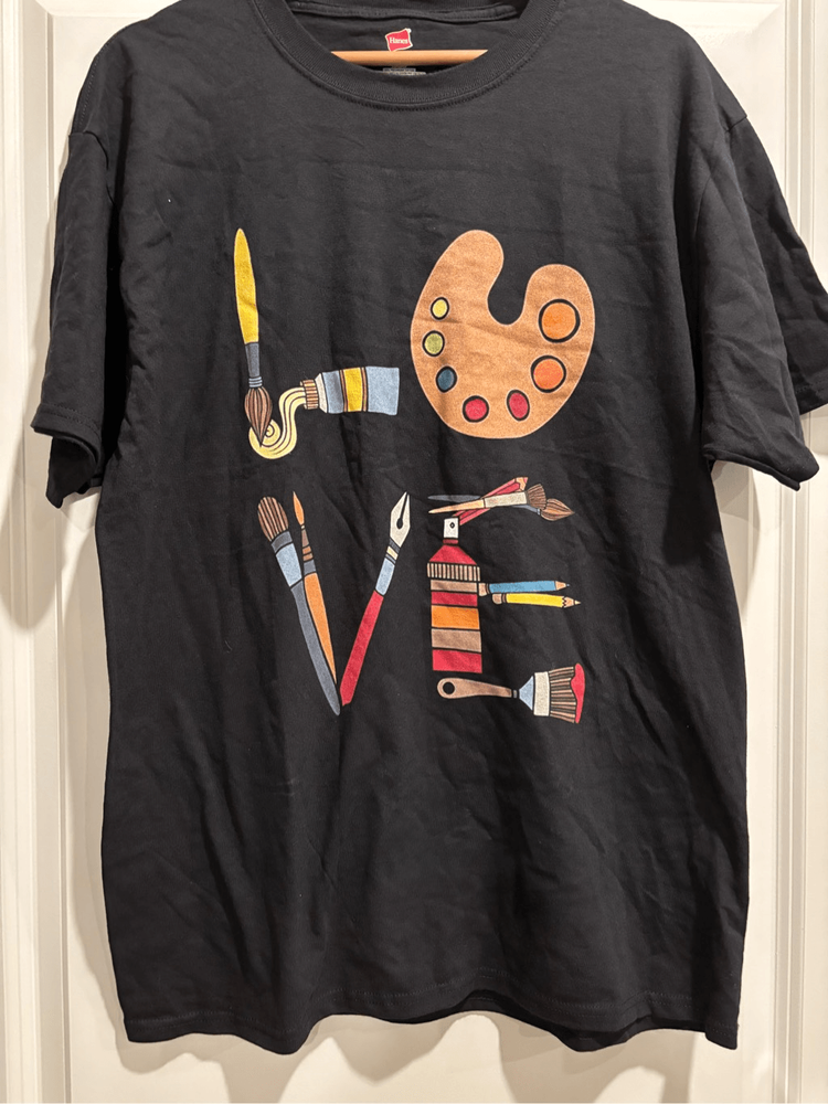 Love Paint Graphic Tee in Large - Soft & Stylish Unisex Fit