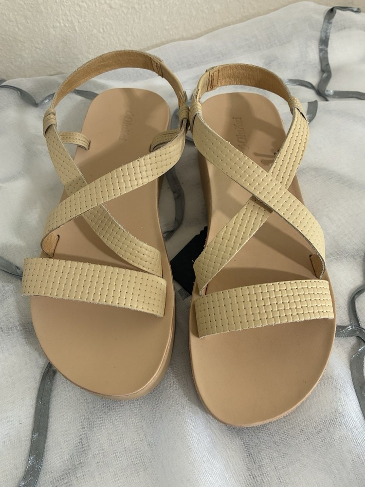 OluKai Onohi Strappy Platform Sandals in Warm Beige Leather Size 9