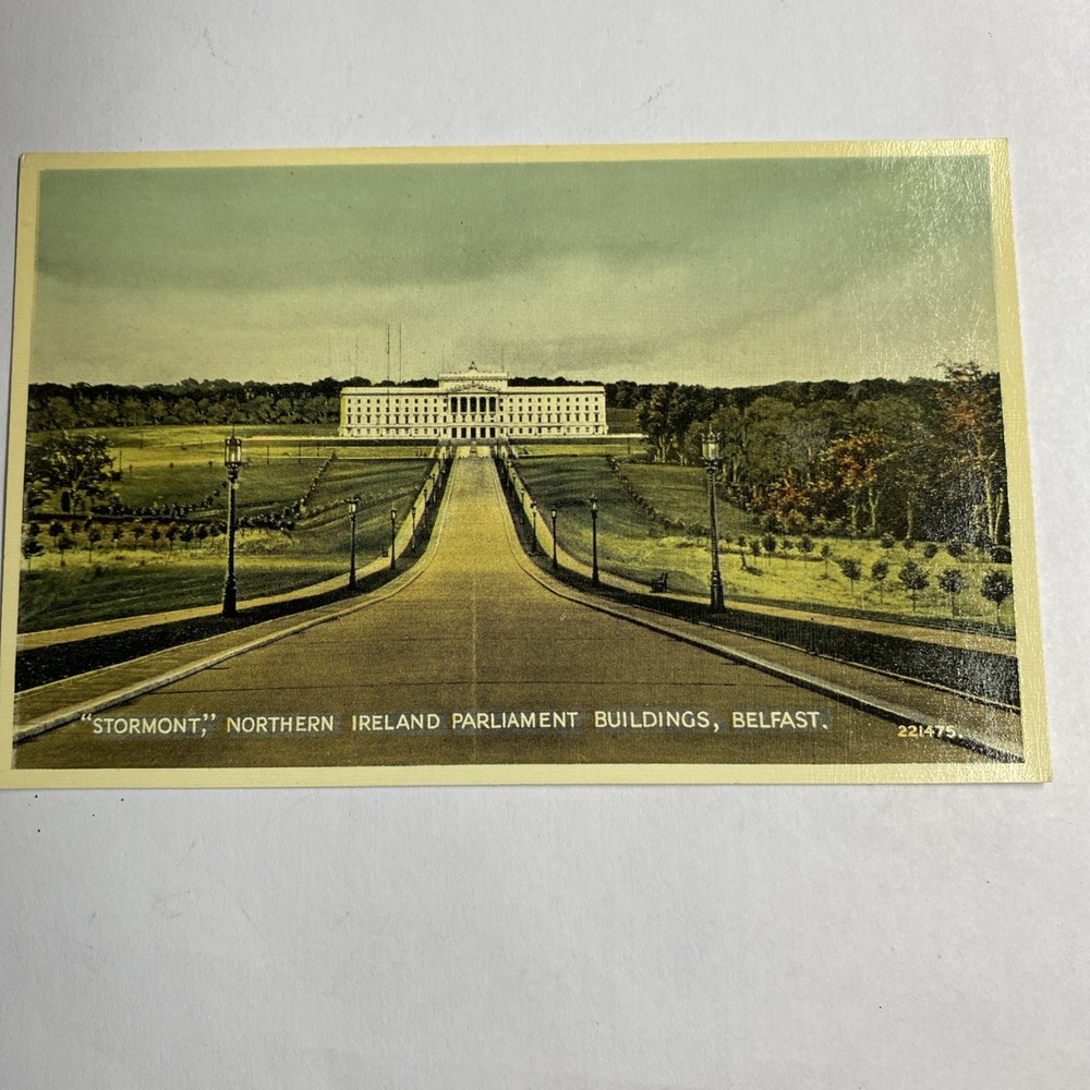 Postcard  Stormont    Northern Ireland  Parliament Buildings Belfast