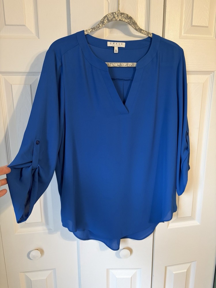 Women’s Size Large Chaus Blouse Top V Neck beautiful Blue Rolled Tab Sleeves NWT