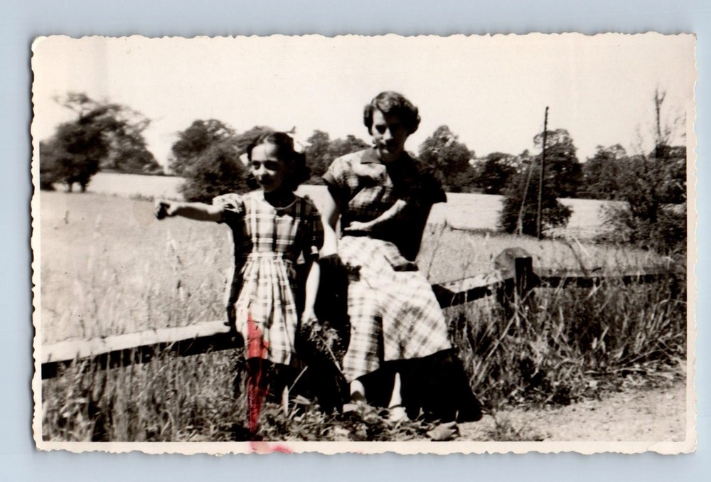 Old Vintage Photo WOMAN AND GIRL IN FIELD POINTING FOUND PHOTOGRAPH PICTURE