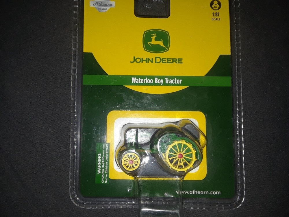 Athearn HO Scale John Deere Waterloo Boy Tractor 7702