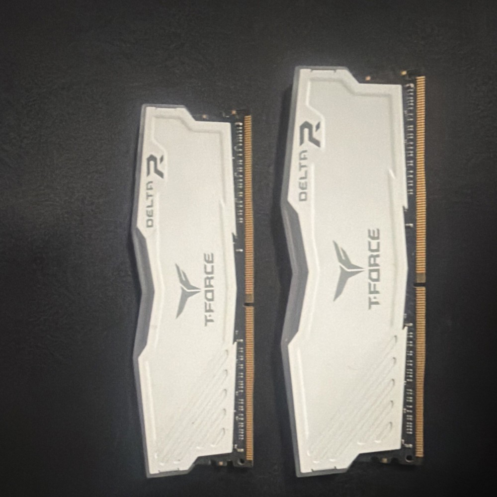 TEAMGROUP T-Force Delta R 8GB (2x4GB) DDR4-3000 DIMM TF4D44G3000HC16CBK