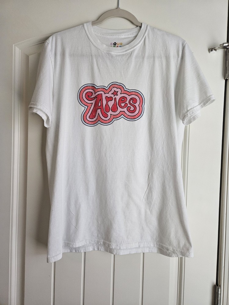 Sour Leaf Women's Aries Graphic T-Shirt Short Sleeve Size Medium
