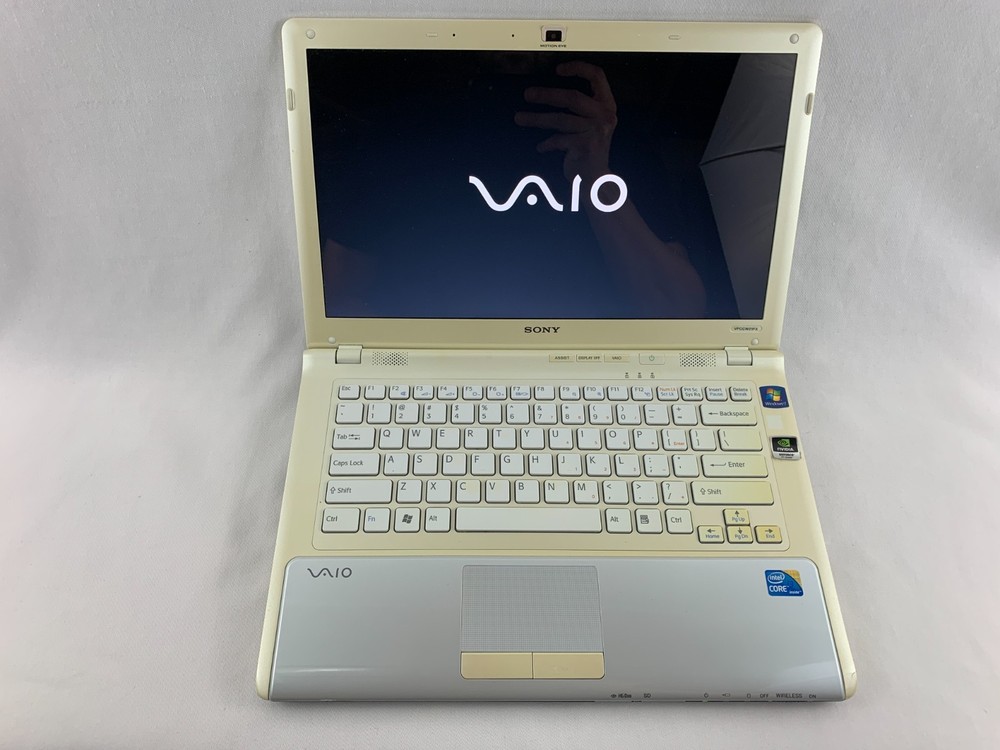 Sony VAIO PCG-61411L White Laptop Intel Core i3 2.13GHz, 4GB RAM, No HDD