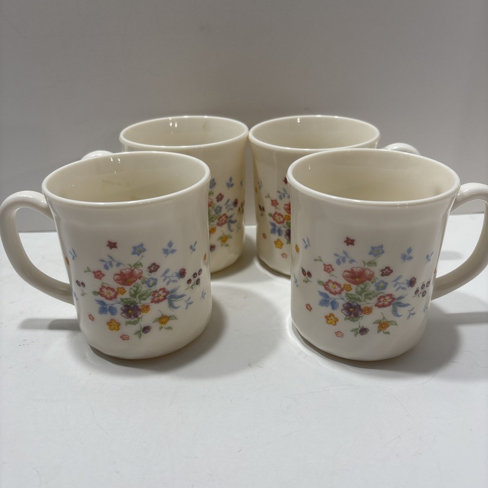 Set Of 4 Acropol France Vtg Cups. Floral Design 8oz. Milk glass Swirl