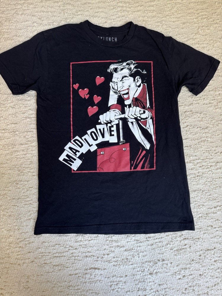 BoxLunch DC The Joker “Mad Love” Graphic T-Shirt Black Men’s Small
