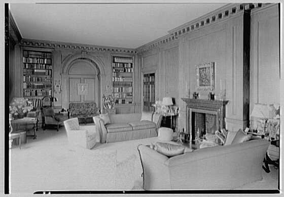 Mrs. Wilton Lloyd-Smith, residence at 10 Gracie Sq., New York City. Living room