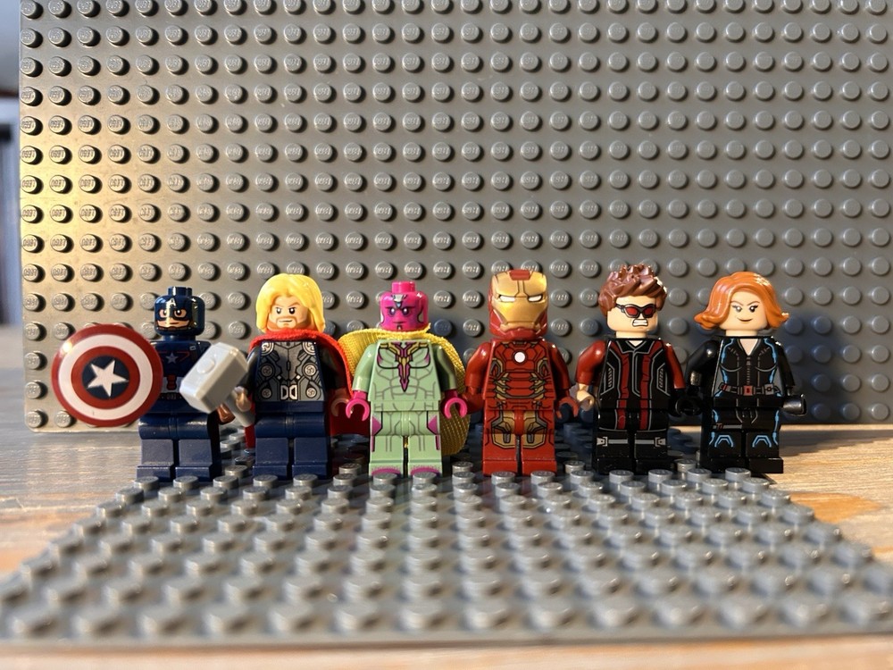 Lego Marvel Minifigure LOT Avengers Age Of Ultron Vision Thor Iron Man Widow Cap