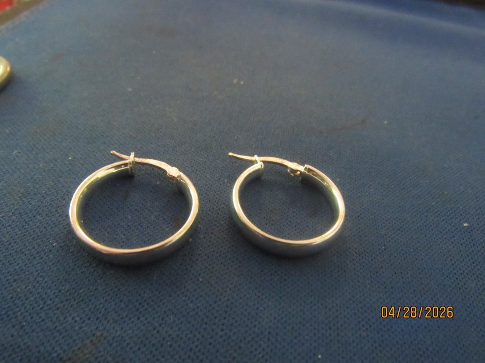 Vintage Sterling Silver  Soothe Circle Hoops Pierced Earrings