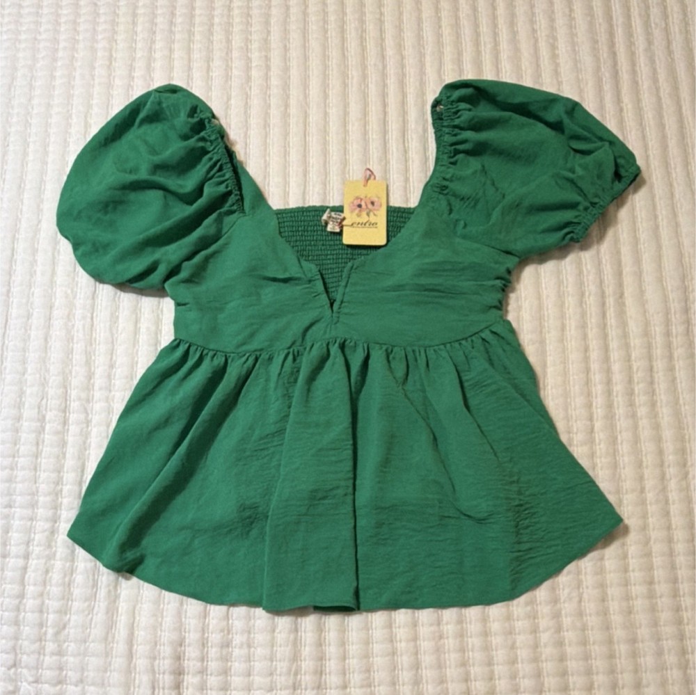 Entro Green Bubble Sleeve V-Neck Short Sleeve Top Women’s Size M Regular