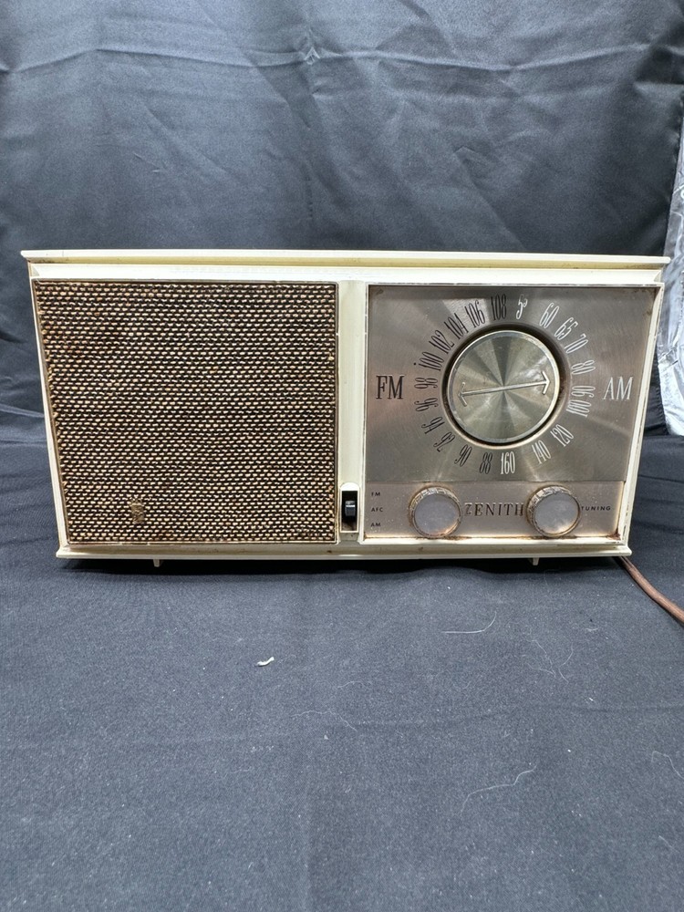 Vintage 1950's Zenith AM/FM Radio Model S-64184 Works